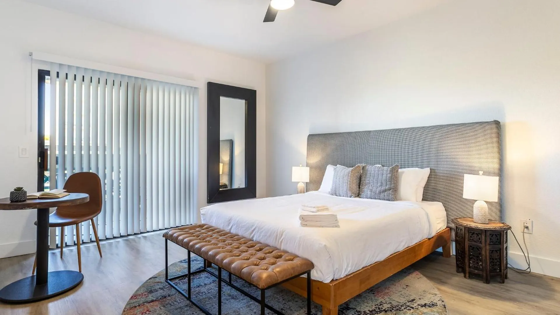 סקוטסדייל Cozysuites At Kierland Commons With Pool #16